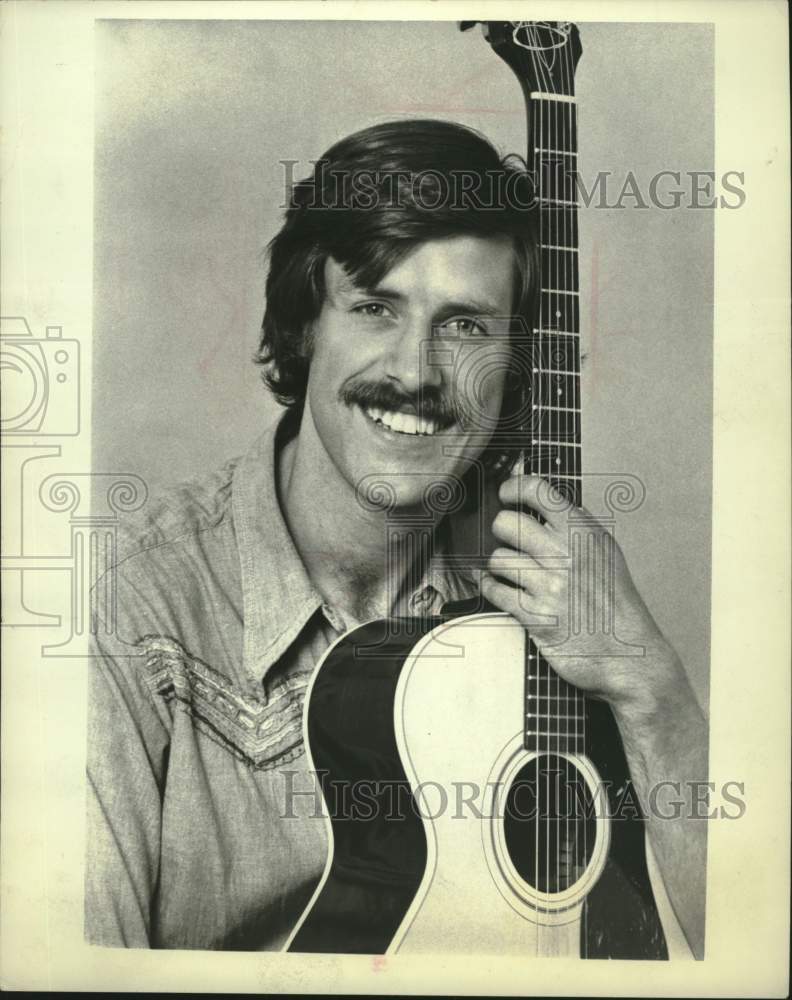 1972 Press Photo Tom Chapin, Host of Children&#39;s Show &quot;Make a Wish&quot;- Historic Images