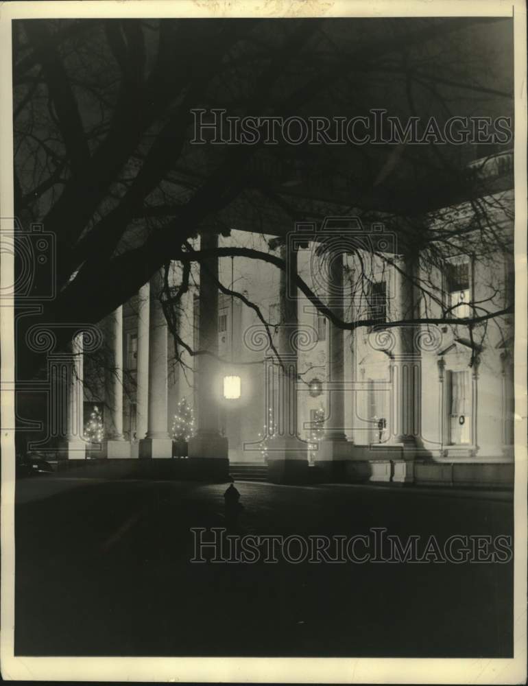 1934 Press Photo White House, Exterior, on Christmas Eve - mjc40827- Historic Images