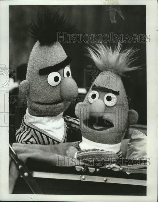 1977 Press Photo New baby Muppet "Bart" looks like "Bert" on "Sesame Street"- Historic Images