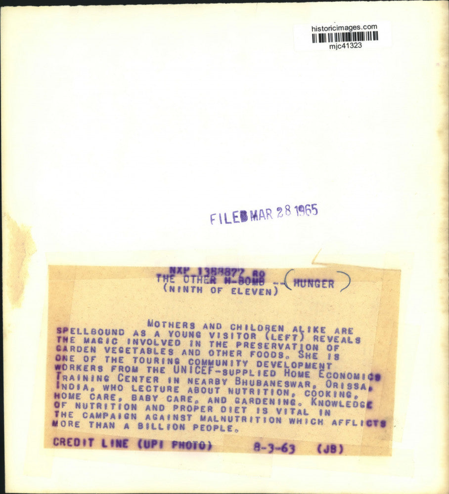 1963 Press Photo Woman with an audience at Home Economics Training Center, India