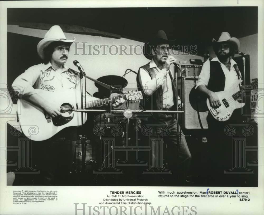 1983 Press Photo Robert Duvall , other actors starring in &quot;Tender Mercies.&quot;- Historic Images