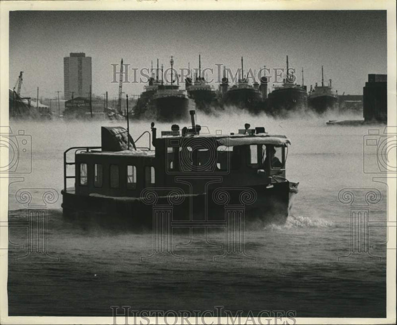 Load image into Gallery viewer, 1968 Press Photo Sewerage commission ferry near Jones Island, Milwaukee
