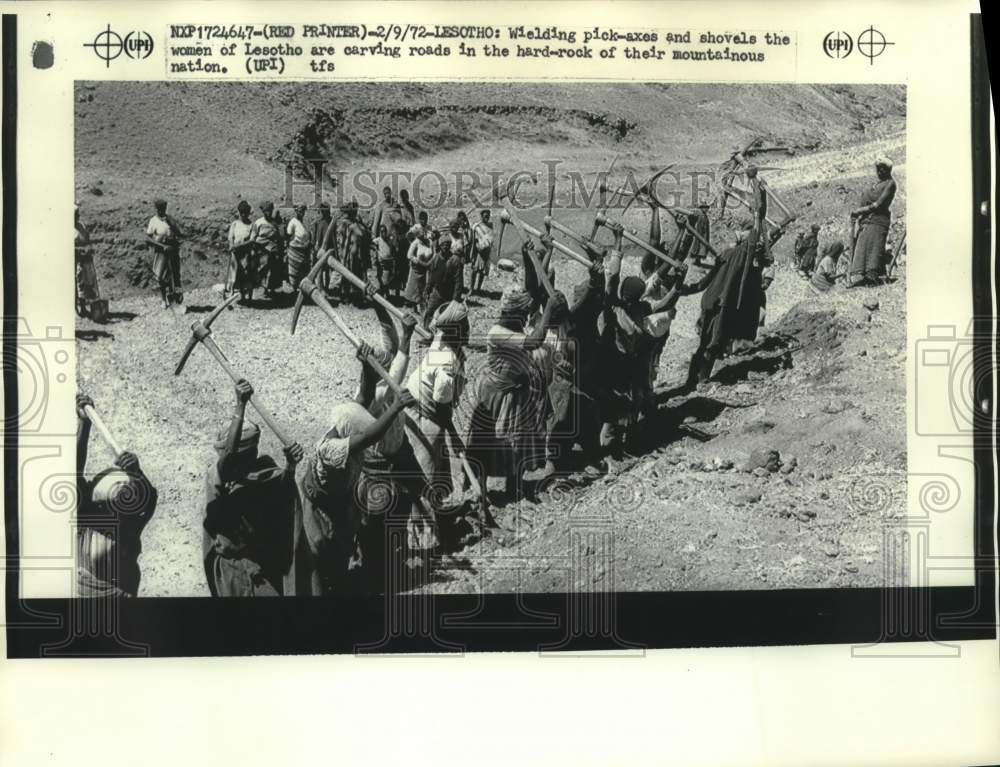 1972 Press Photo Women with Pickaxes in Lesotho, Africa - mjc41641