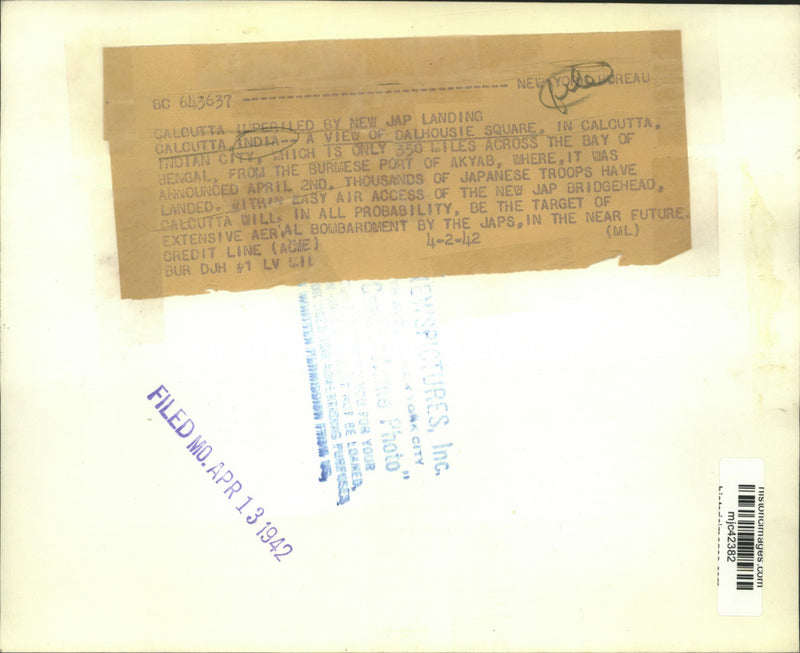 Load image into Gallery viewer, 1942 Press Photo Dalhousie Square, Calcutta, India, on Bay of Bengal - mjc42382

