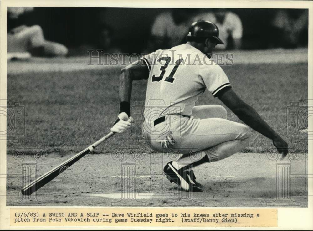 1983 Press Photo New York Yankees&#39; Dave Winfield Swings Against Milwaukee- Historic Images
