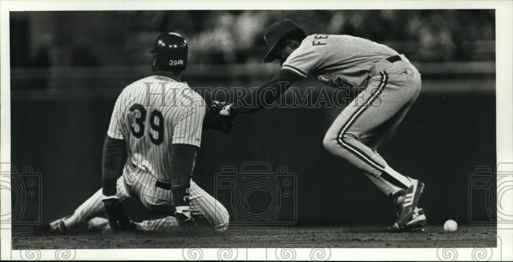 1990 Press Photo Baseballs Milwaukee Brewers Dave Parker Safe at Second Base- Historic Images