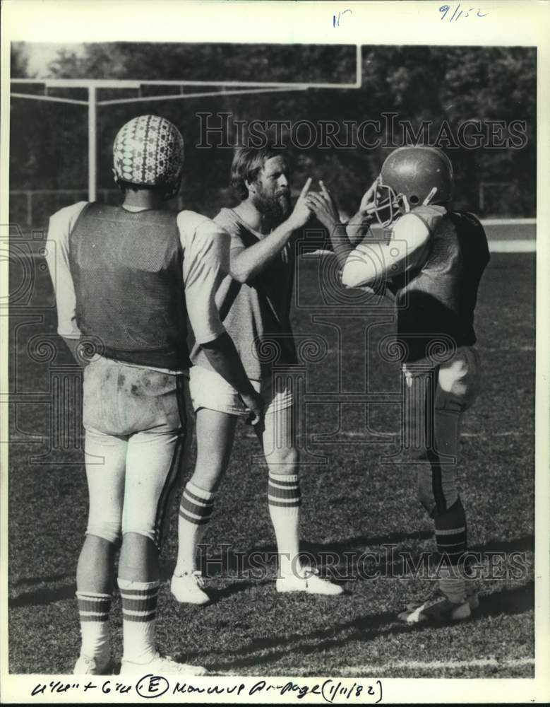1982 Press Photo Coach Signs to New Mexico School for the Deaf Football Player- Historic Images