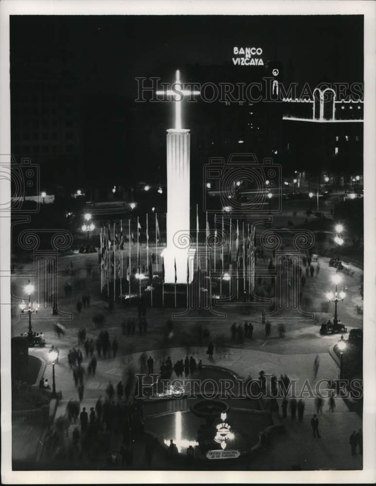 1952 Press Photo Large Lighted Cross in Plaza Cataluna in Barcelona, Spain
