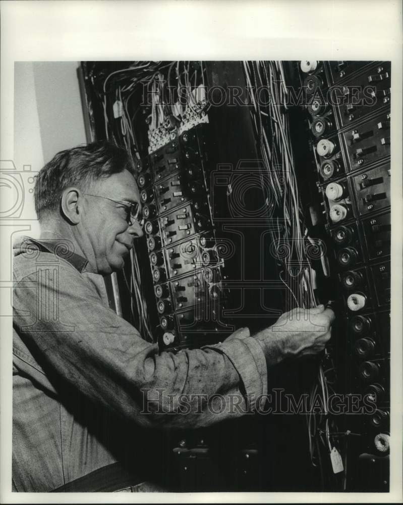 1961 Press Photo The Milwaukee Journal Maintenance Employee - mje00181- Historic Images