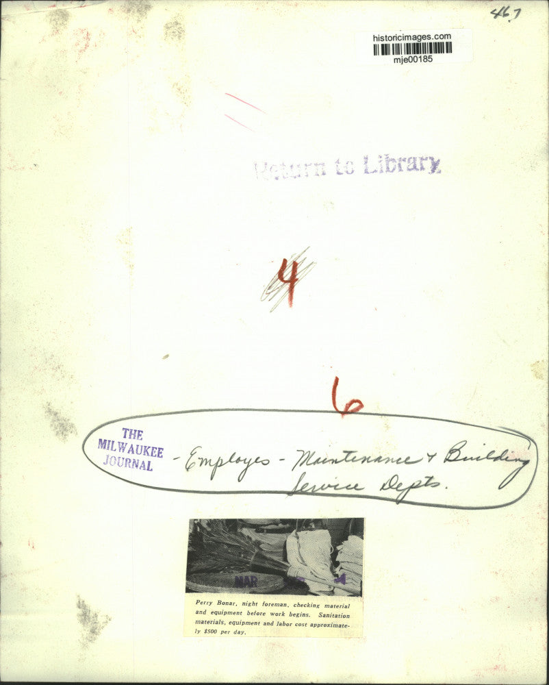 1956 Press Photo Perry Bonar, night foreman at The Milwaukee Journal - mje00185