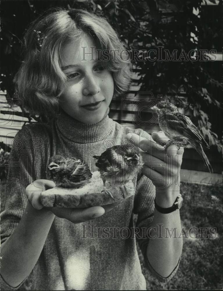 1974 Press Photo Milwaukee Journal Newsgirl Margaret Pagac - mje00285