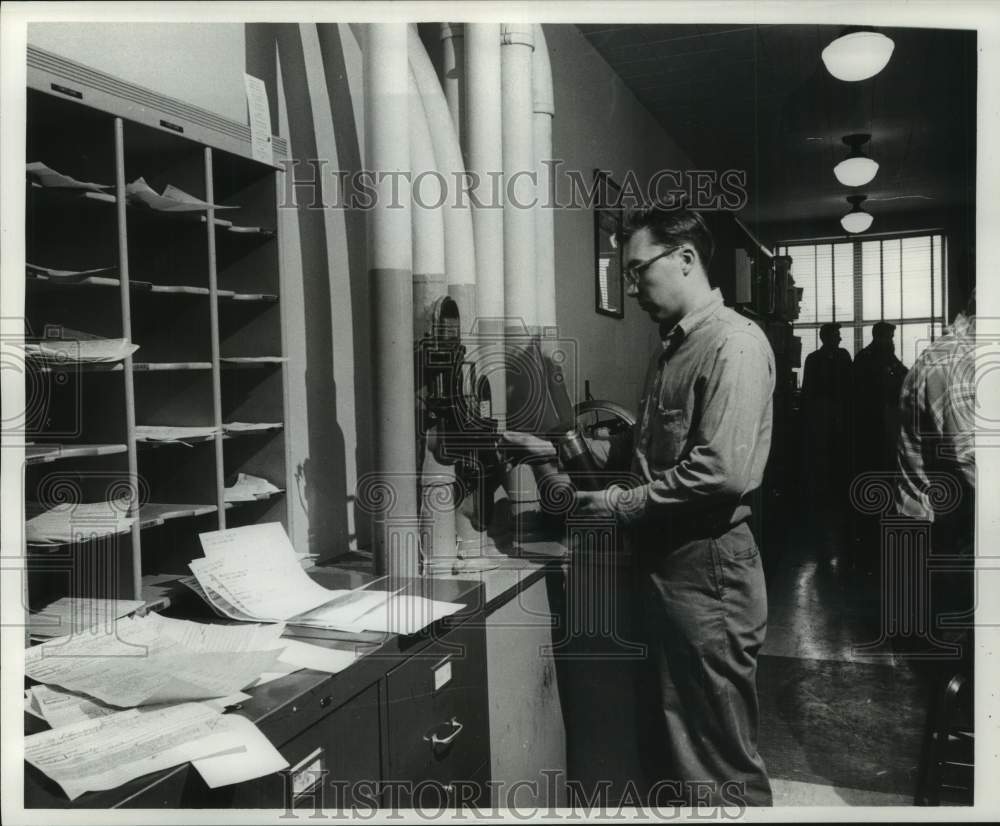 1959 Press Photo The Milwaukee Journal Advertising Services Department Employee- Historic Images