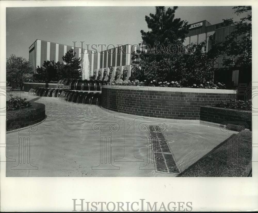 1968 Press Photo The Milwaukee Journal Fountain - mje00657- Historic Images