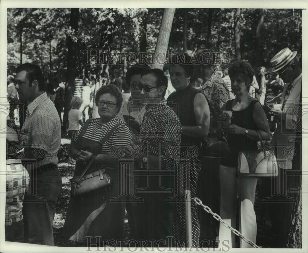 1976 Press Photo The Milwaukee Journal Employee Picnic - mje00764- Historic Images