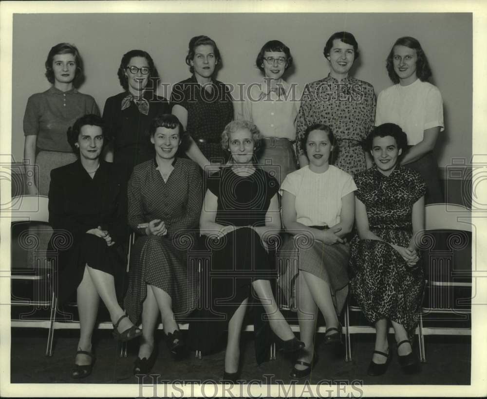 1951 Press Photo The Milwaukee Journal Women's Department Employees - mje00798- Historic Images