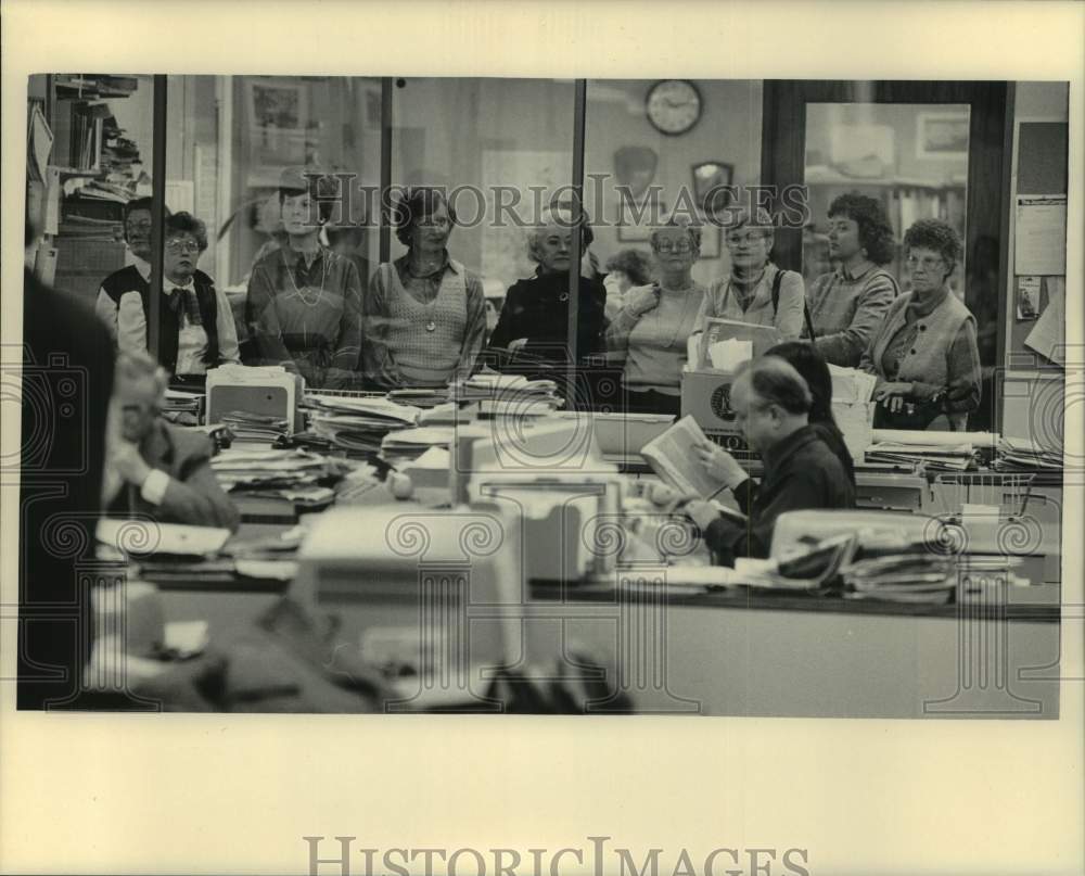 1987 Press Photo Milwaukee Journal Newsroom Department - mje00801- Historic Images