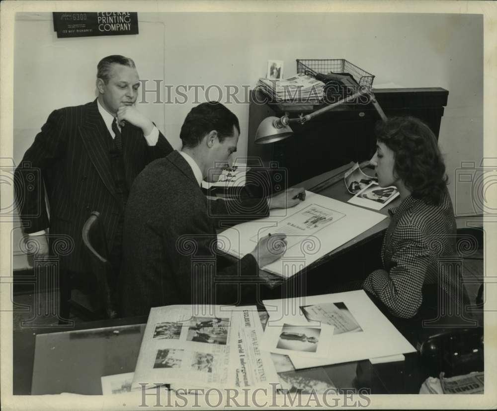 1949 Press Photo Milwaukee Sentinel Copy Service Department - mje00879- Historic Images