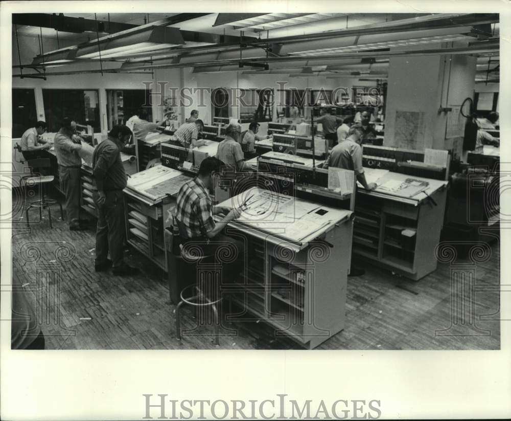 1972 Press Photo Workers in the Milwaukee Journal Composing Department, WI- Historic Images