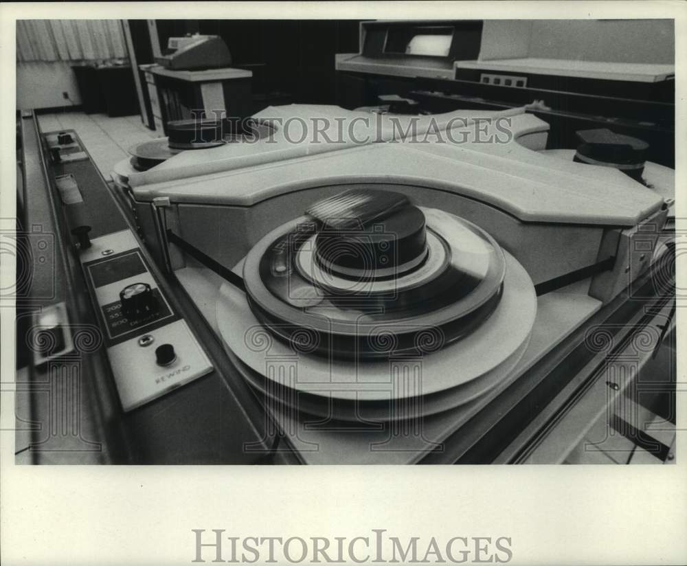 1971 Press Photo The Milwaukee Journal Computer Services Department - mje01012