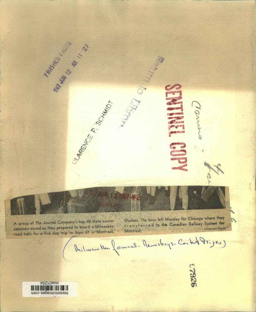 1967 Press Photo Milwaukee Journal carriers about to board, Milwaukee road train