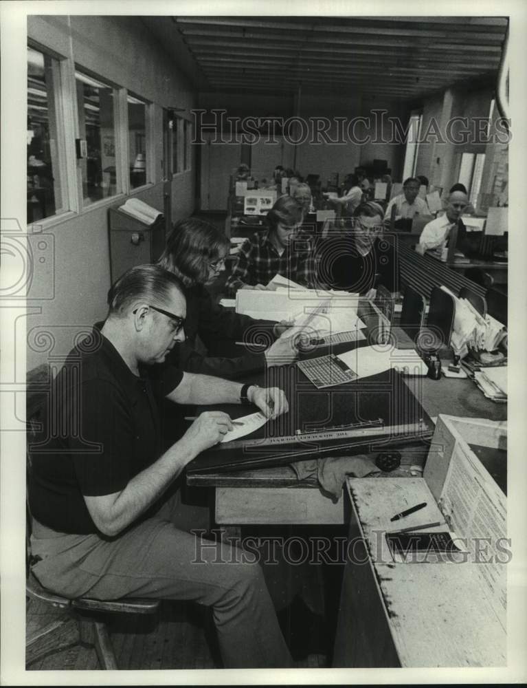 1975 Press Photo Men working in the Milwaukee Journal Composing Department, WI- Historic Images