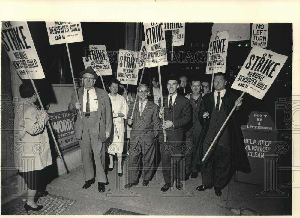 1962 Press Photo Union Group leaders, The Milwaukee Journal Sentinel's strike WI- Historic Images