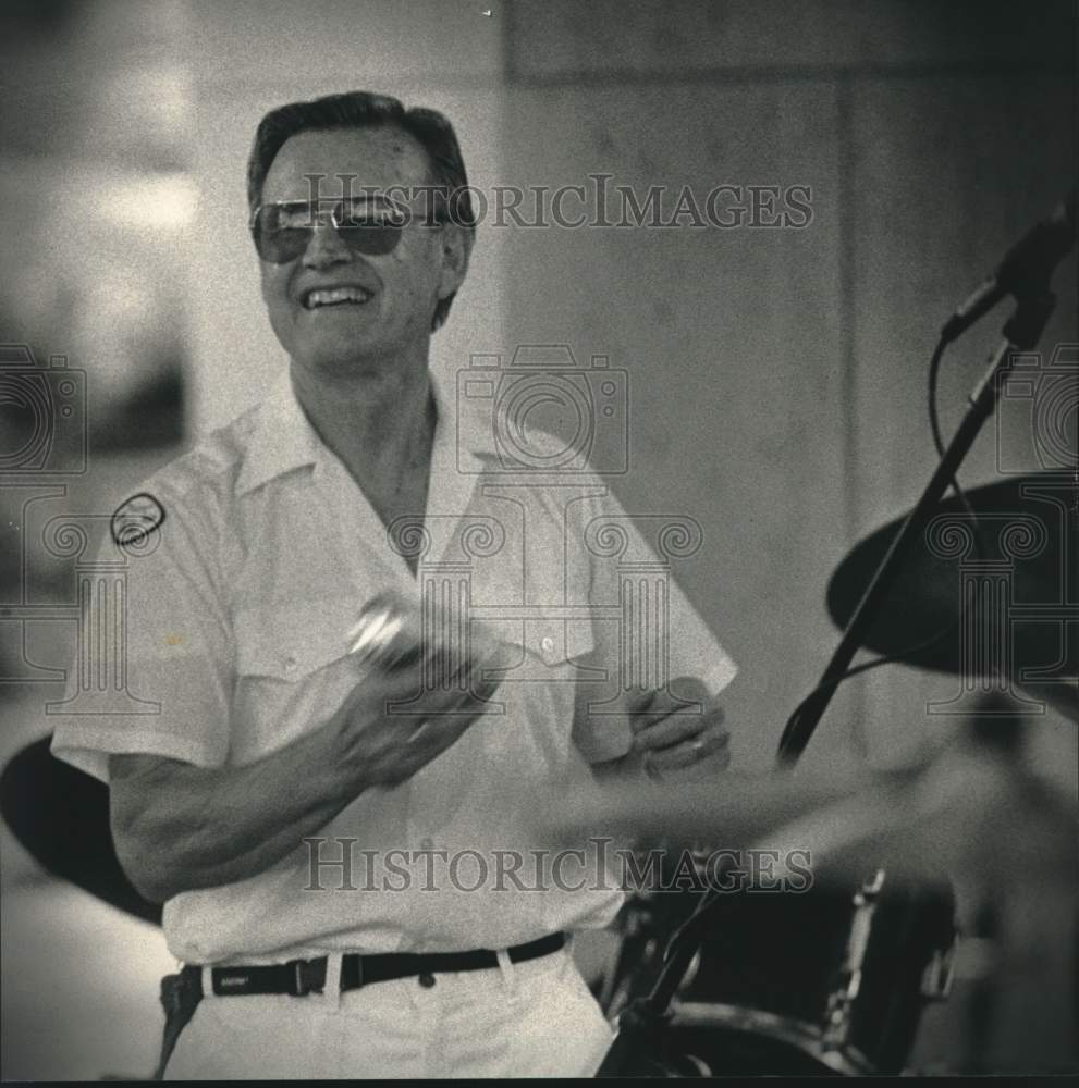 1992 Press Photo James Sewrey of Milwaukee Journal at Rainbow Summer - mje01853- Historic Images