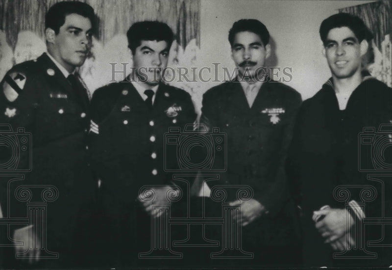 Load image into Gallery viewer, 1991 Press Photo Richard, William, Benjamin, and Luis Bolanos, Milwaukee
