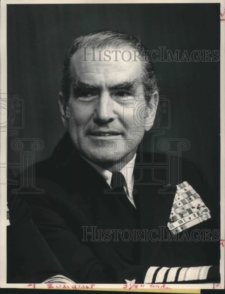 Load image into Gallery viewer, 1972 Press Photo Admiral Elmo R. Zumwalt, Jr. Chief of Naval Operations
