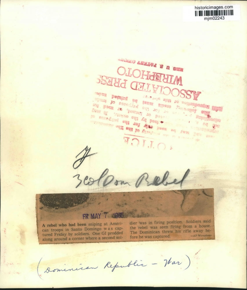 1965 Press Photo Rebel, his hands up, captured by American troops, Santo Domingo