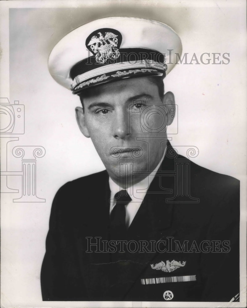 Load image into Gallery viewer, 1961 Press Photo Commander Brumsted of Milwaukee to command nuclear sub
