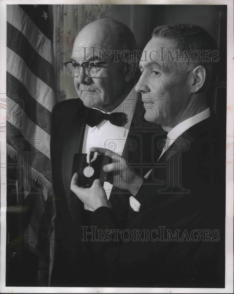 Load image into Gallery viewer, 1961 Press Photo W.F. Breidster receives good citizenship medal, Milwaukee
