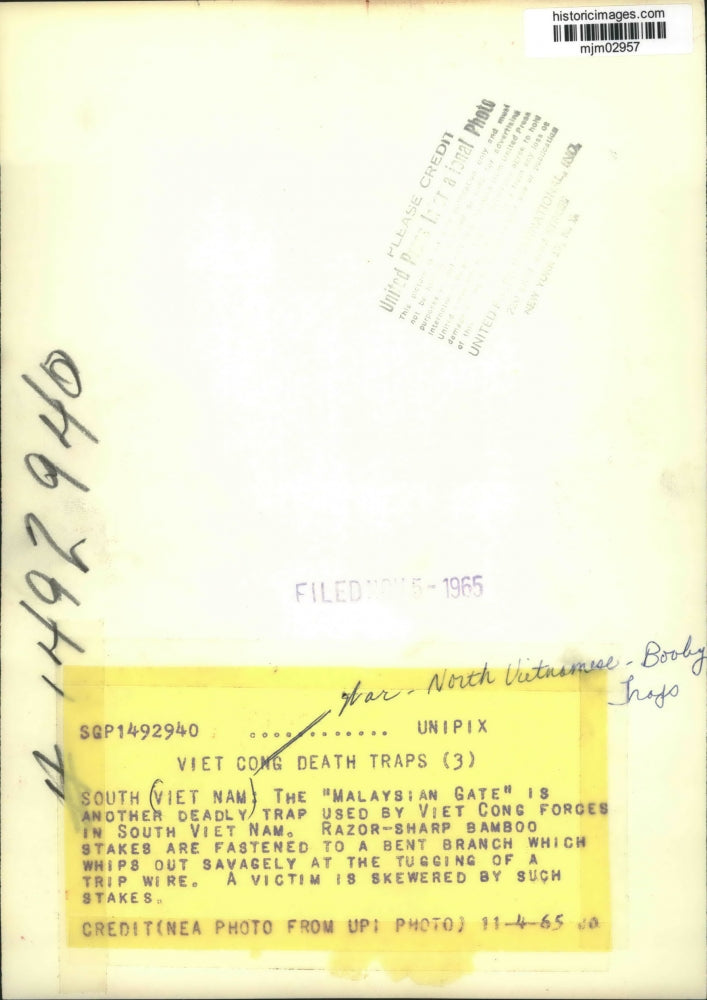 1965 Press Photo Vietnam War - Deadly Malaysian Gate Booby Trap Used by Vietcong