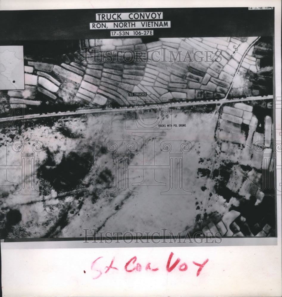 1966 Press Photo Vietnam War - Aerial Photo of Convoy in North Vietnam