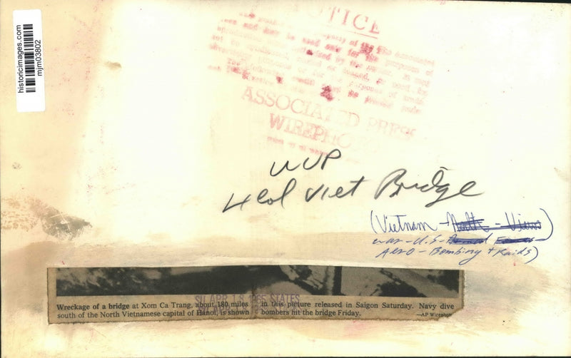 Load image into Gallery viewer, 1865 Press Photo Wreckage of a bridge at Xom Ca Trang, 180 miles of Hanoi
