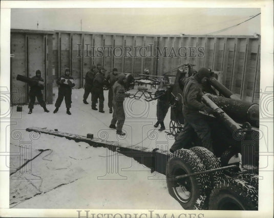 1943 Press Photo Frozen guns and equipment tested at Proving Ground in Canada