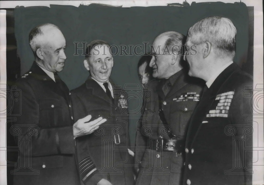 1950 Press Photo Military officers discuss united defense for Europe, Washington
