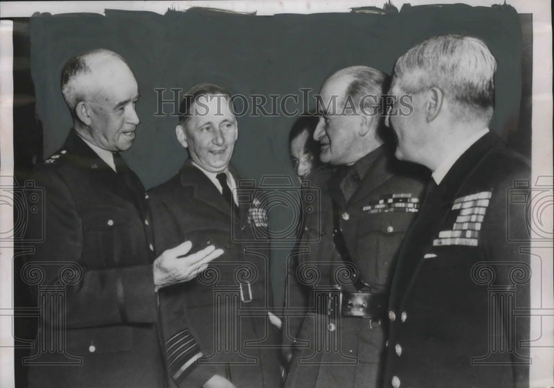 Load image into Gallery viewer, 1950 Press Photo Military officers discuss united defense for Europe, Washington
