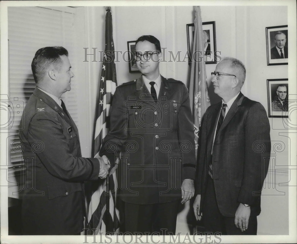 1968 Press Photo Michael A. Kornitzky is promoted to Captain, Massachusetts