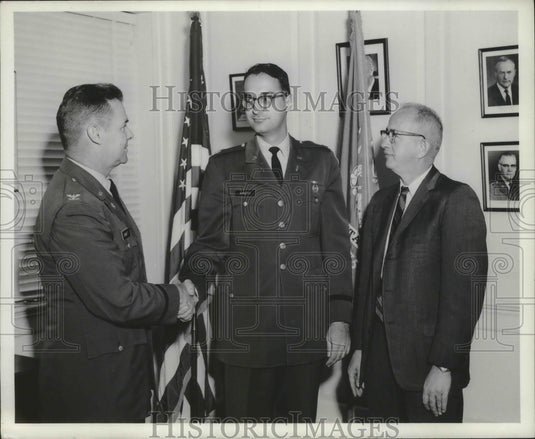1968 Press Photo Michael A. Kornitzky is promoted to Captain, Massachusetts