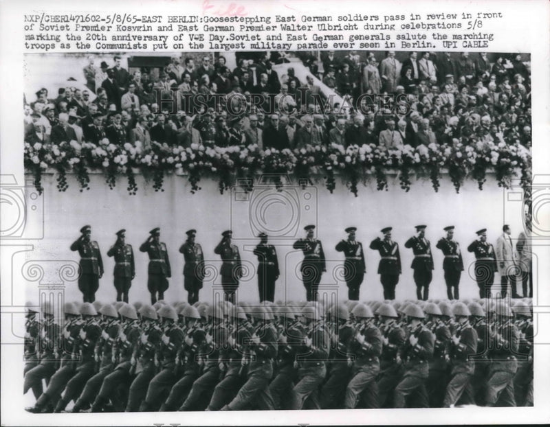 Load image into Gallery viewer, 1965 Press Photo World War II - Soviet and German Premiers with Soldiers
