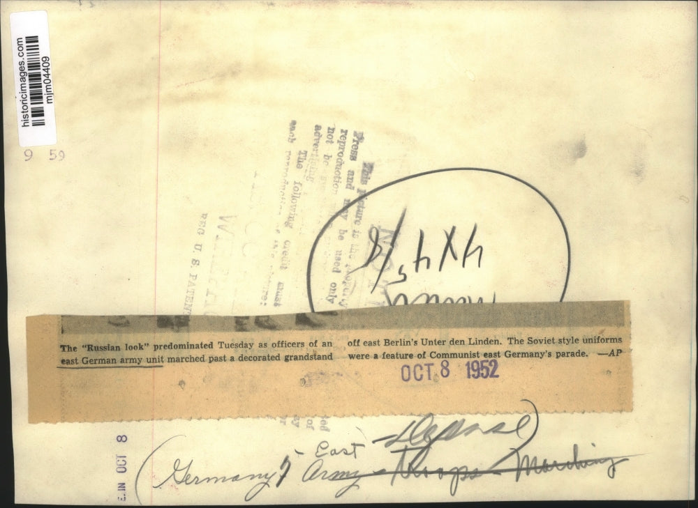 1952 Press Photo East Germany - Military Parade, Unter den Linden - mjm04409