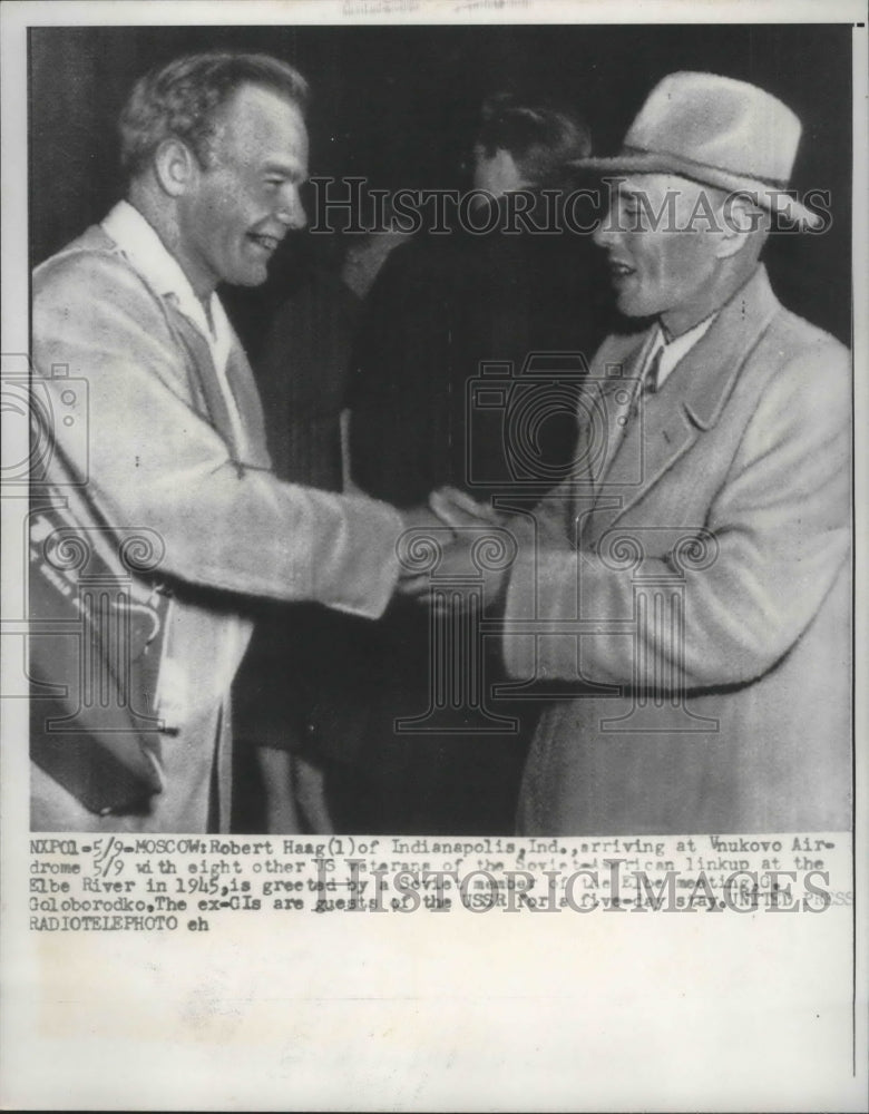 1955 Press Photo Robert Haag, G. Goloborodko at Elbe River reunion, Moscow- Historic Images