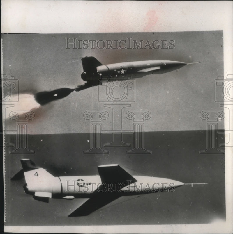 Load image into Gallery viewer, 1951 Press Photo Views of the Matador B-61 pilotless bomber type weapon
