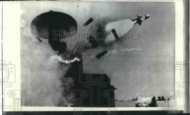Load image into Gallery viewer, 1971 Press Photo French Roland missile launched at Landes Test Station, France
