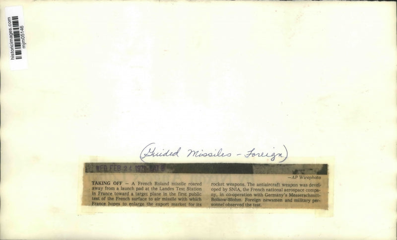 Load image into Gallery viewer, 1971 Press Photo French Roland missile launched at Landes Test Station, France
