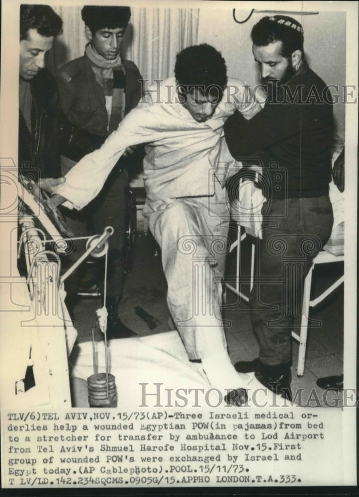 1975 Press Photo Egyptian Prisoner of War at Shmuel Harofe Hospital, Tel Aviv
