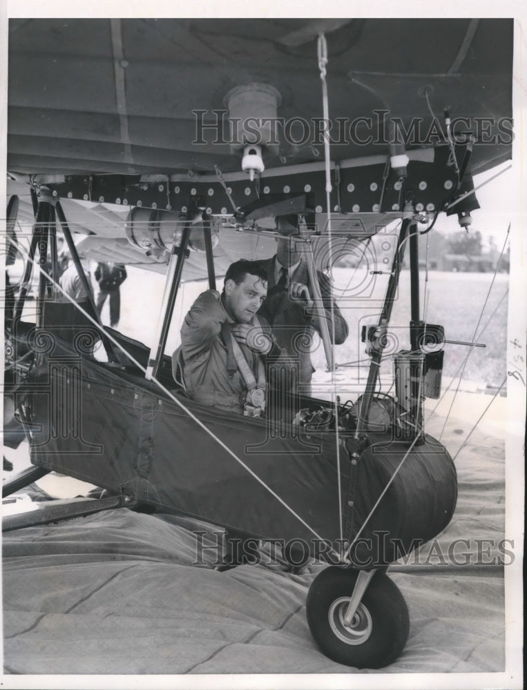 1957 Press Photo David Masters in Mark I Light Aircraft, England - mjm05386- Historic Images