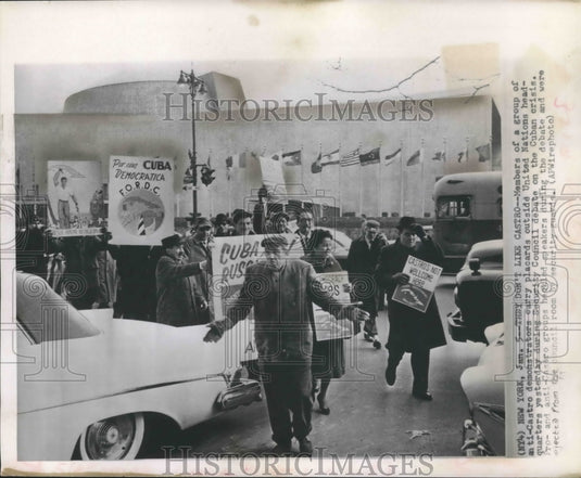1961 Press Photo Anti-Castro Demonstrations in New York City - mjm05616- Historic Images