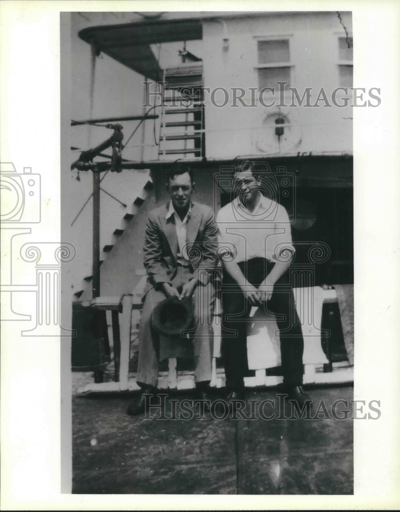Load image into Gallery viewer, 1931 Press Photo Gerald Coughlin and Alexander Bonne, Shipmates - mjm06186
